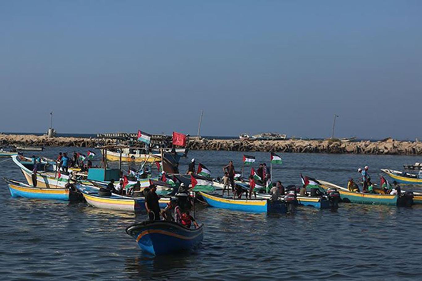 ​Siyonistlerden Gazze açıklarında teknelerle yapılan mitinge saldırı